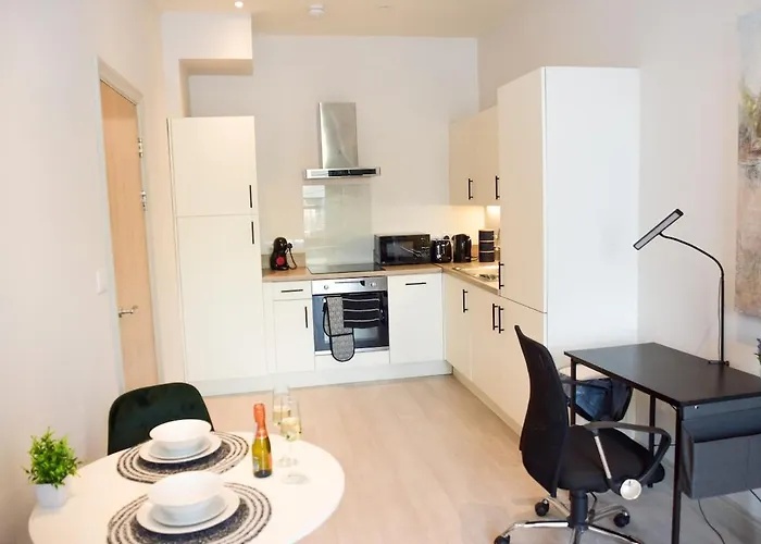 Stylish Free Parking *