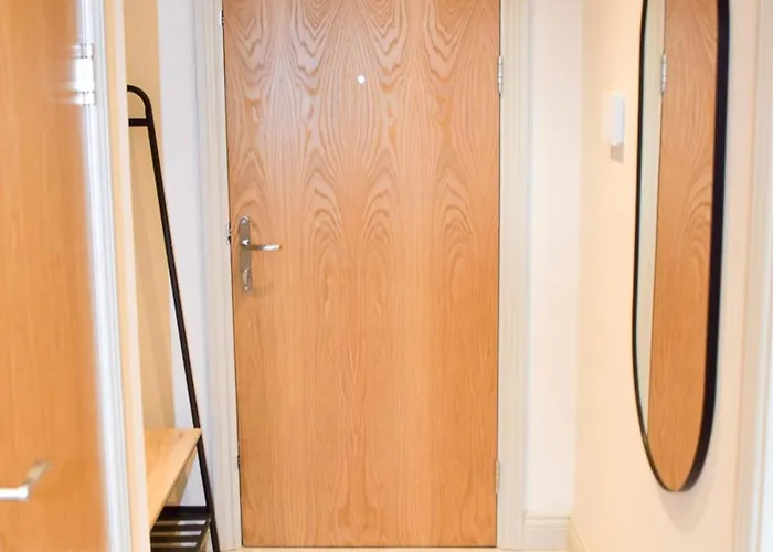 Апартаменти Stylish Free Parking