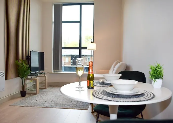 Stylish Free Parking Апартаменти